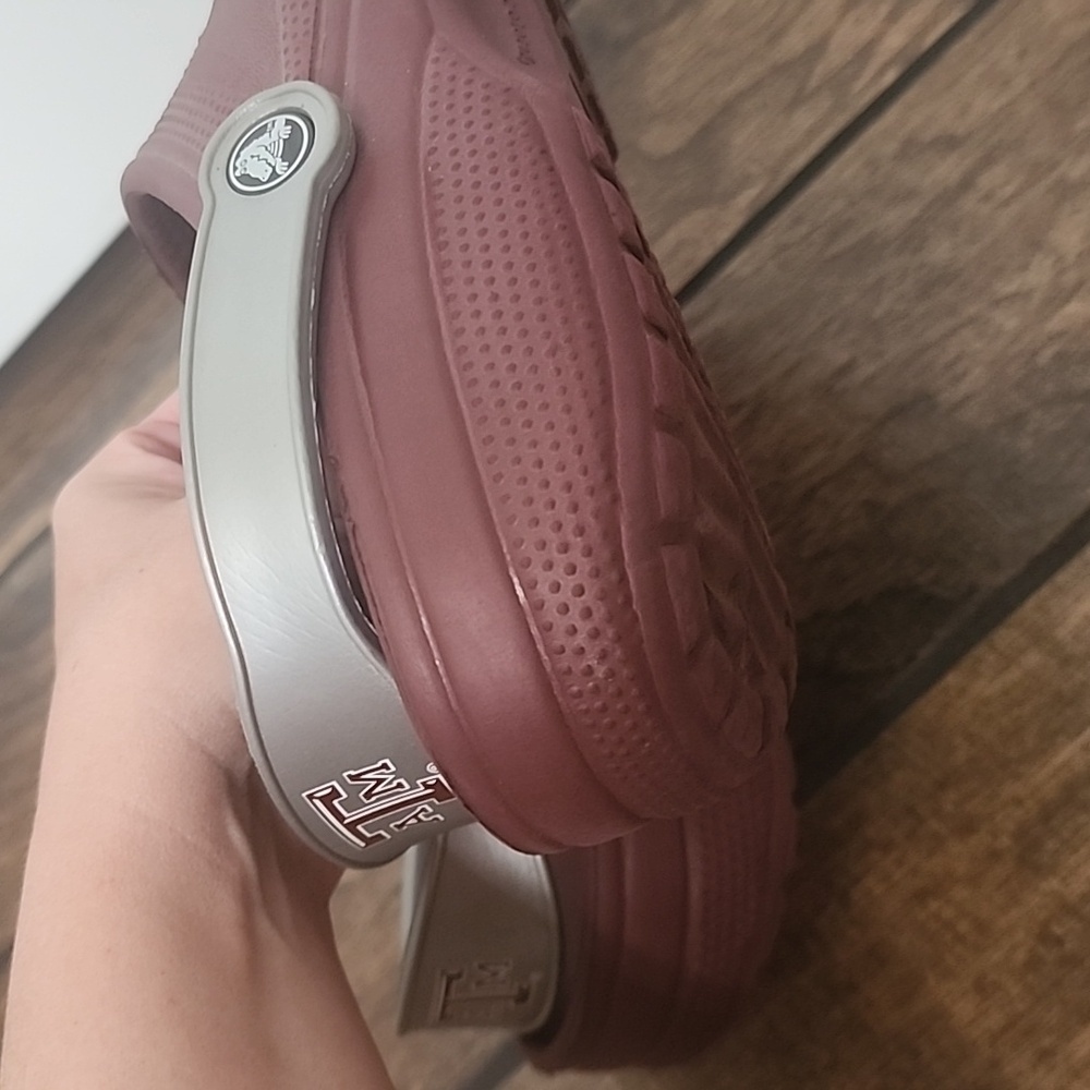 Texas A&M Aggie Maroon Silver Crocs Size XL Men 10-11 Women 12-14 - Picture 7 of 8